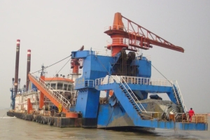 Dredger_QXJ69